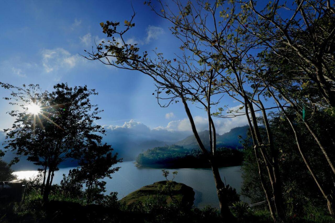 Ottway Hills Near Mattupetty Dam Hotel Munnar Buitenkant foto